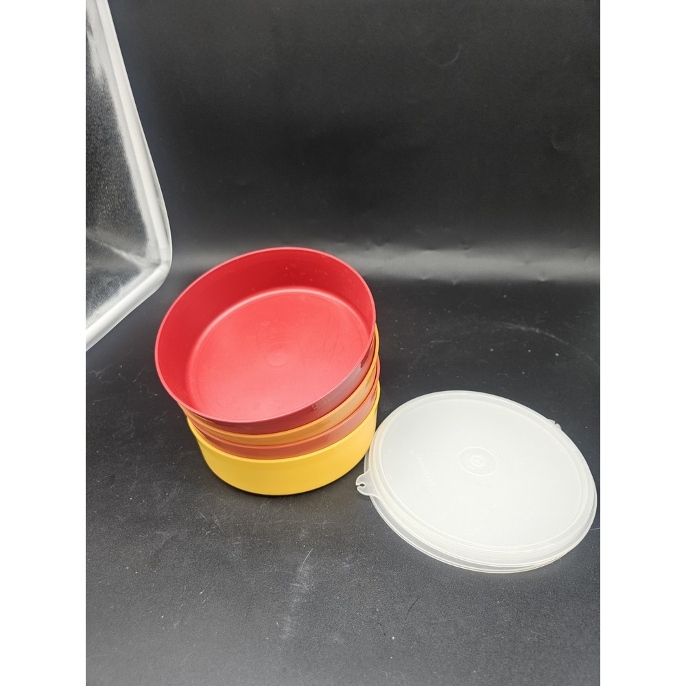 Tupperware Plastic Bowls Set Of 4 With 2 Lids Retro Color Scheme Good Seal USA